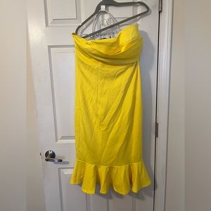 Yellow strapless dress